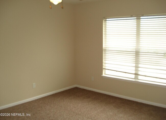 Building Photo - 684 Sid Dr