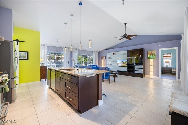 Building Photo - 4516 SW 21st Pl