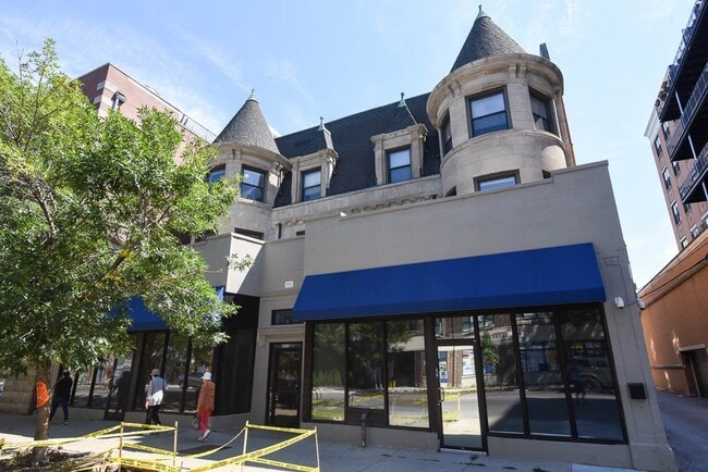 Building Photo - 4715 N Sheridan Rd