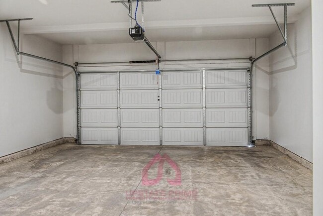Building Photo - 376 Highline Trl