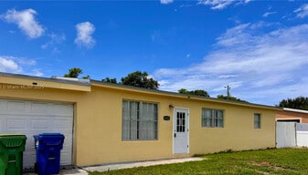 Building Photo - 1131 NE 211th Ter
