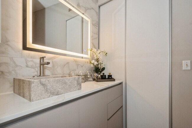 Building Photo - 4485 Carambola Cir S