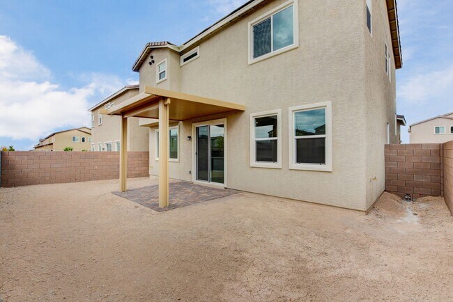 Building Photo - Stylish 3-Bedroom Home with Upgraded Kitch...