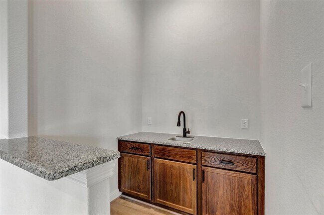 Building Photo - 15342 Majestic Knight Dr
