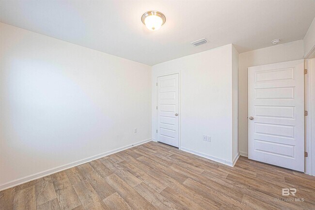 Building Photo - 23294 Shadowridge Dr