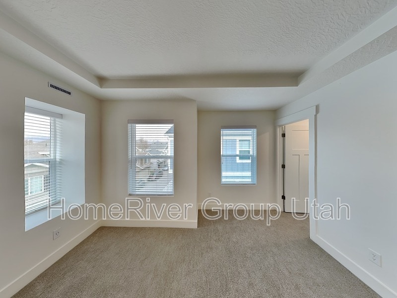 Building Photo - 3461 Peebles Ct