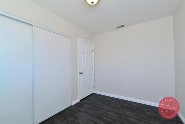 Building Photo - Modern 3 Bedroom 2 Bath Home, San Diego (9...