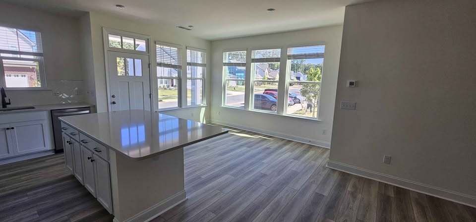 Building Photo - 1534 Cedar Tree Dr