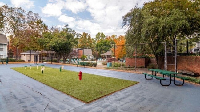 Building Photo - 2311 Dunwoody Crossing