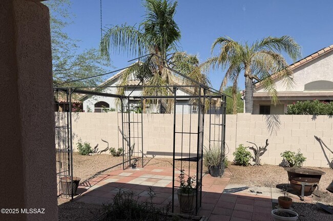 Building Photo - 12213 N Makayla Canyon Dr