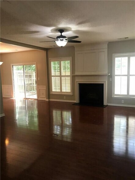 Building Photo - 134 Regent Pl