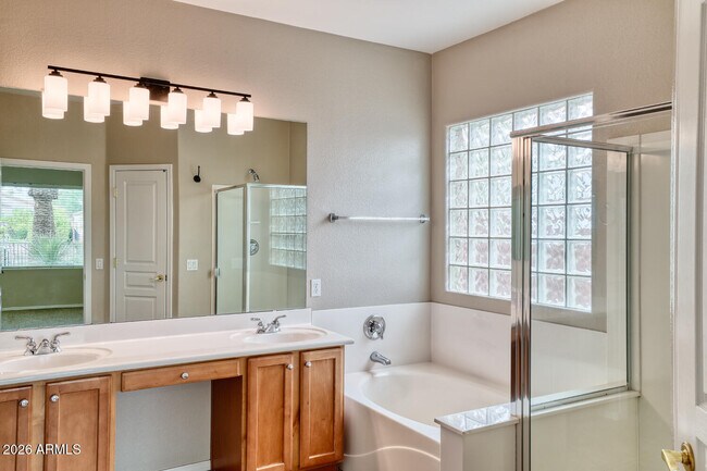 Building Photo - 844 E Indian Wells Pl