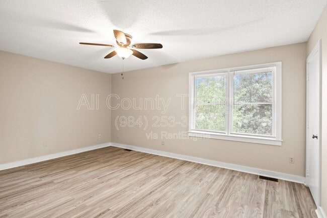 Building Photo - 1619 Budwood Dr