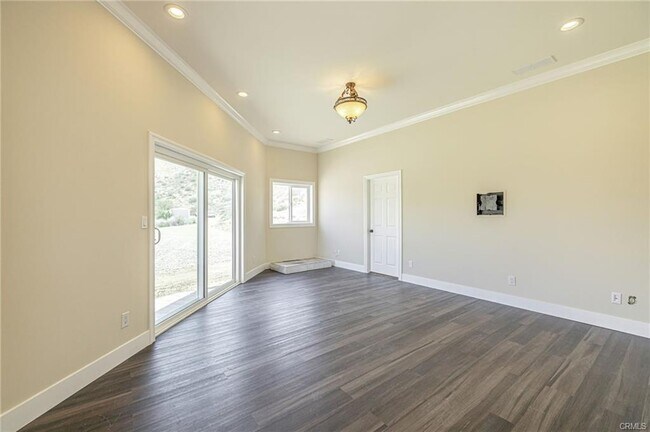 Building Photo - 33110 Hillside Dr