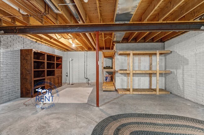 Building Photo - 3175 Rotterdam Dr