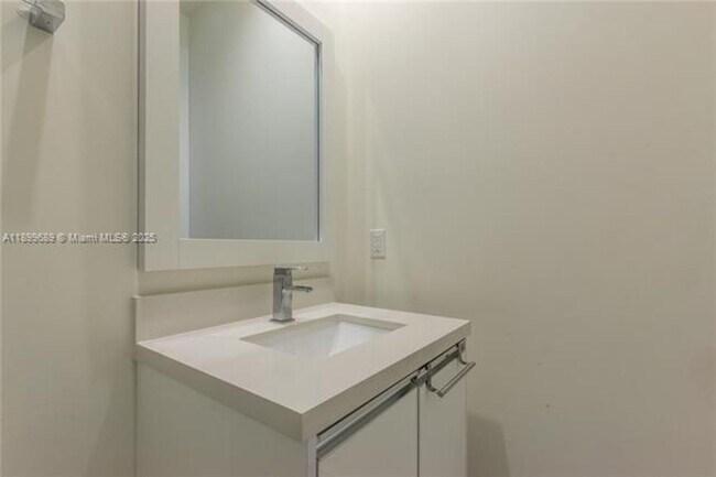 Building Photo - 10245 NW 63rd Terrace