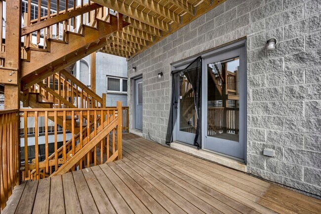 Building Photo - 1517 W Fry St