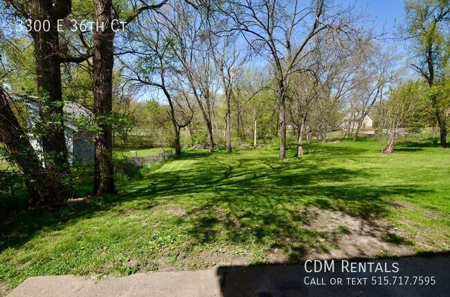 Building Photo - Great Duplex!