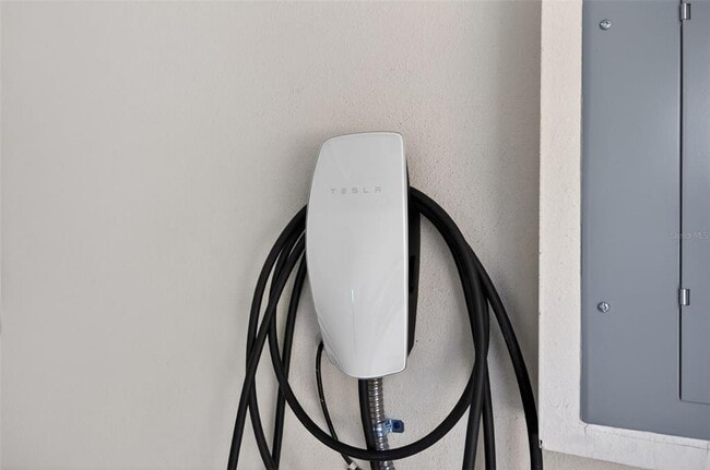 Building Photo - 611 24th Ave N