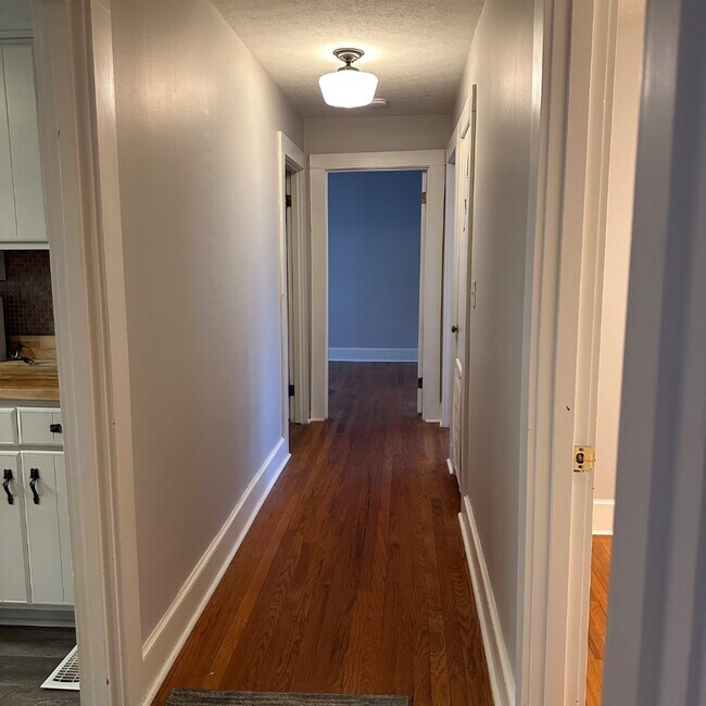 Building Photo - 271 3rd Ave SW