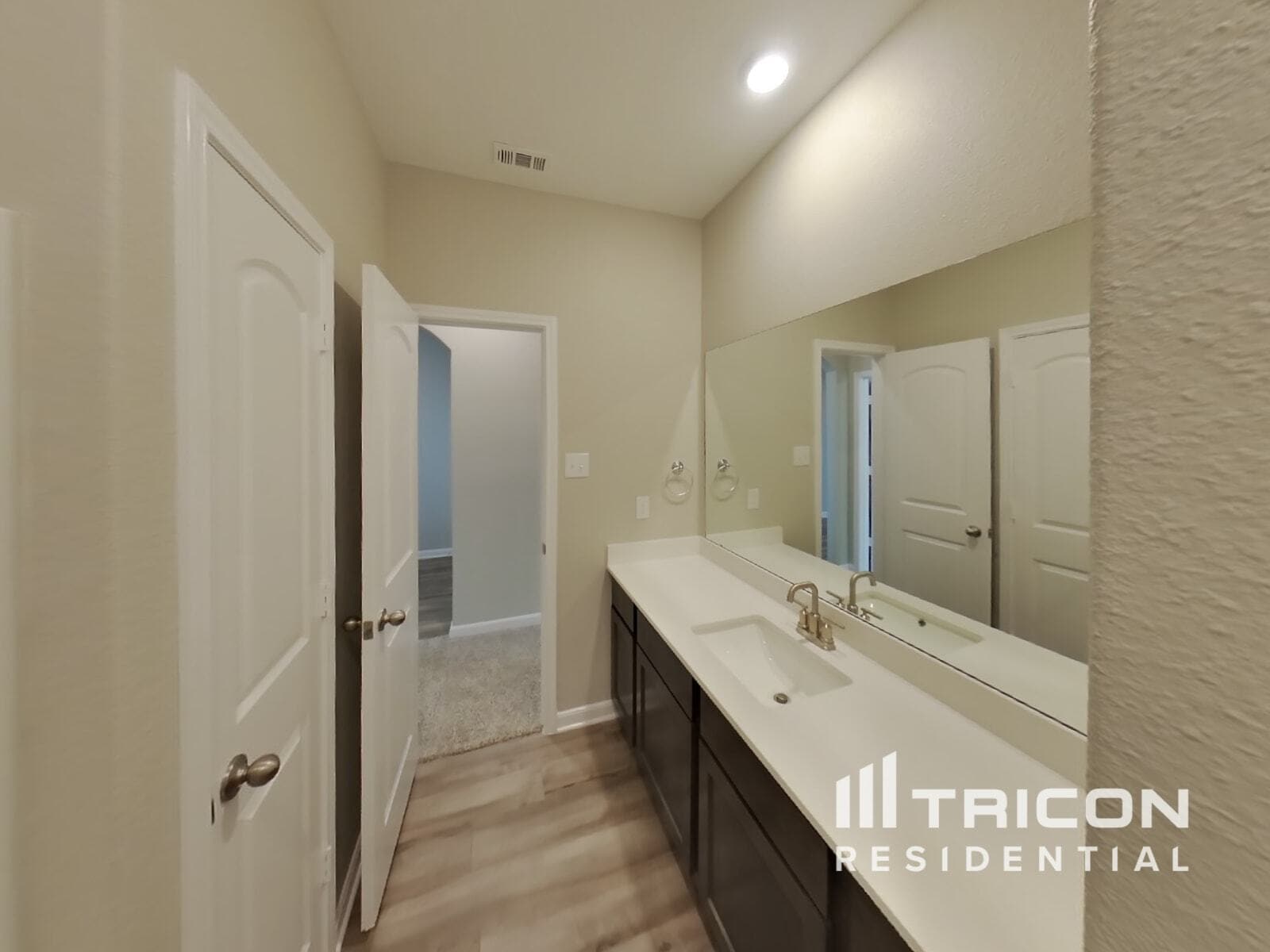 Building Photo - 9721 Sierra Grande Dr