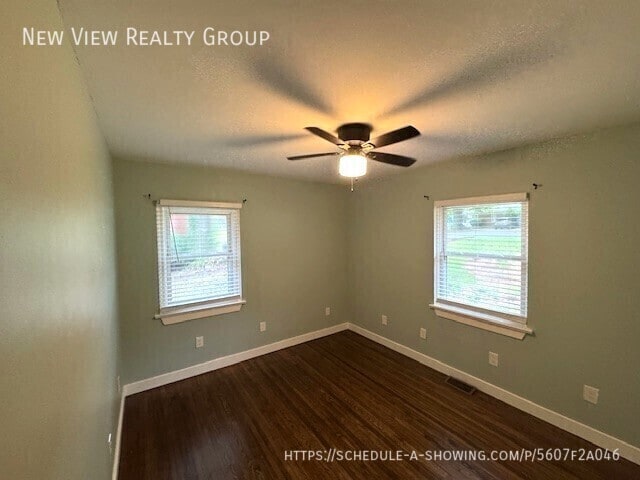 Building Photo - 1527 Medford Dr