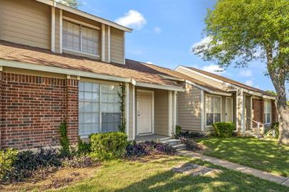 Building Photo - Great location! Two Bedroom two bath Condo