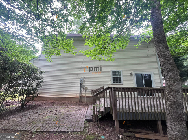 Building Photo - 529 N Fairfield Dr