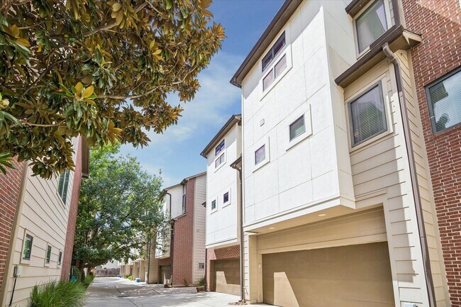 Building Photo - 2848 Leeland St