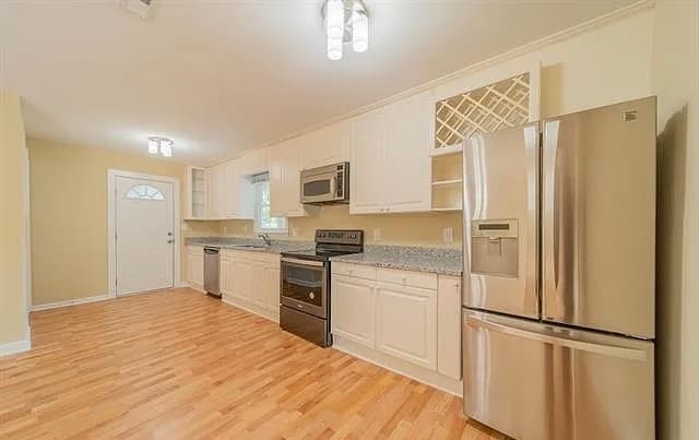 Building Photo - 2814 Meadowcliff Dr