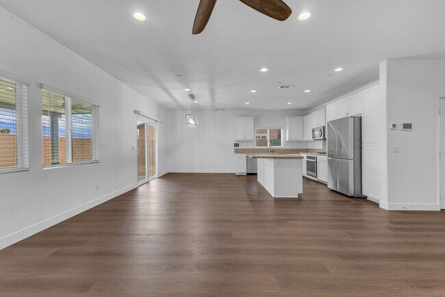 Building Photo - 83325 White Stallion Rd