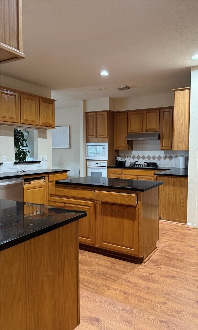 Building Photo - 6714 Portuguese Bend Dr
