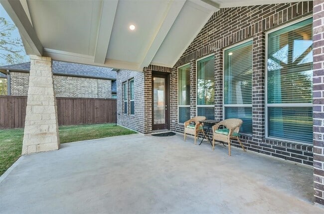 Building Photo - 16526 Whiteoak Canyon Dr