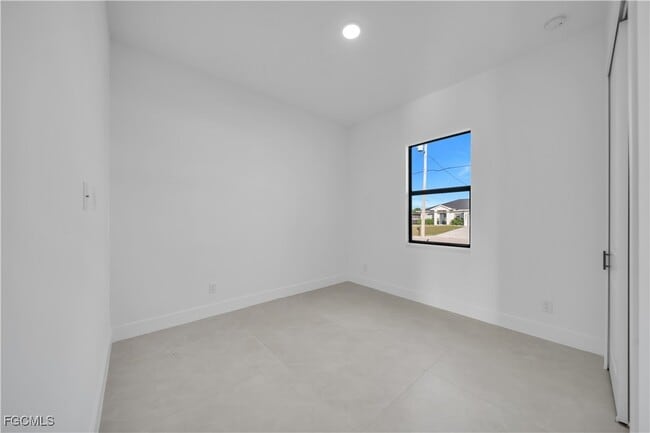 Building Photo - 1612 NW 9th Ave