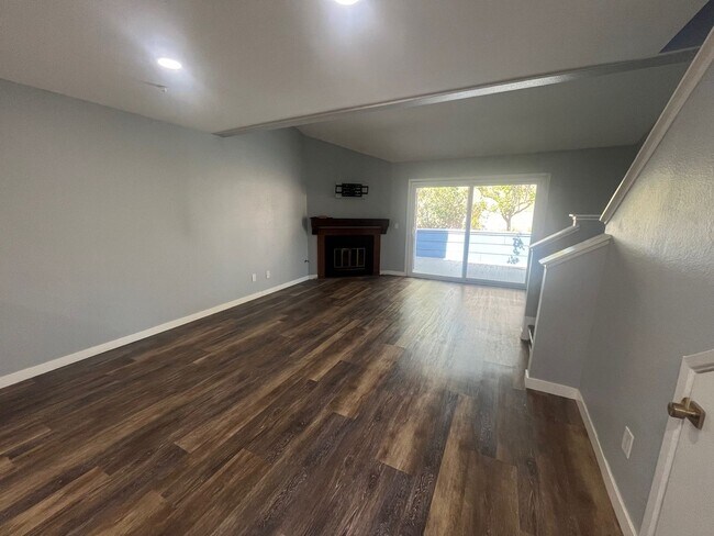 Building Photo - Beautiful 2-bedroom, 1.5-bath home in San Luis Obispo!