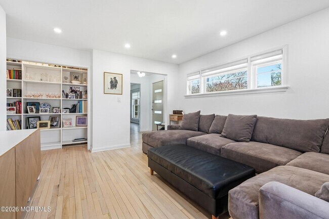 Building Photo - 227 Chatham Ave