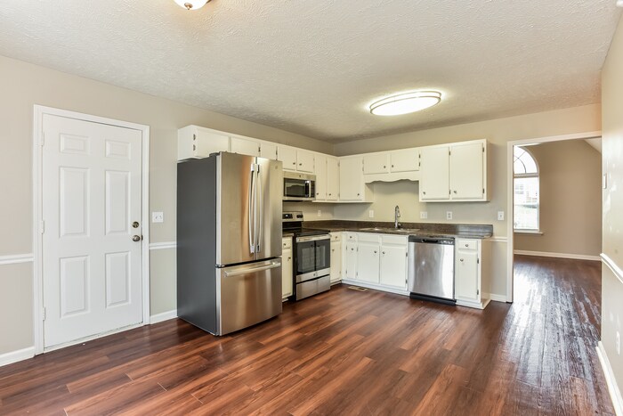 Building Photo - 503 Dunhill Ct