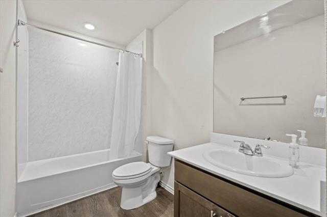 Building Photo - 287 Thoroughbred St