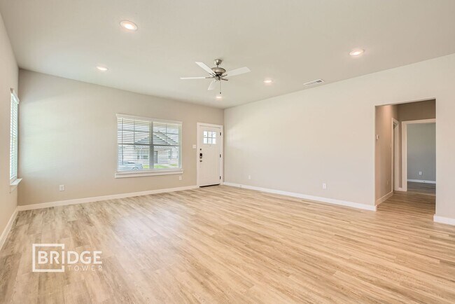 Building Photo - A1- Albany