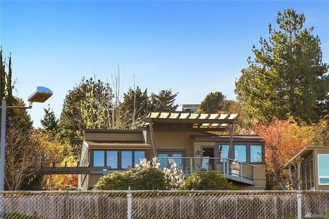 Building Photo - 7722 58th Ave NE