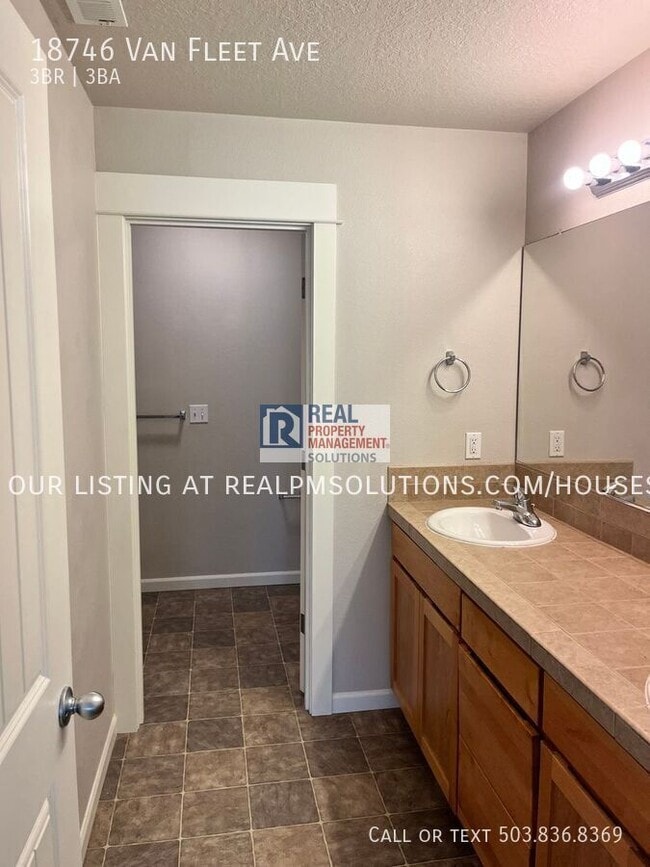 Building Photo - 18746 Van Fleet Ave