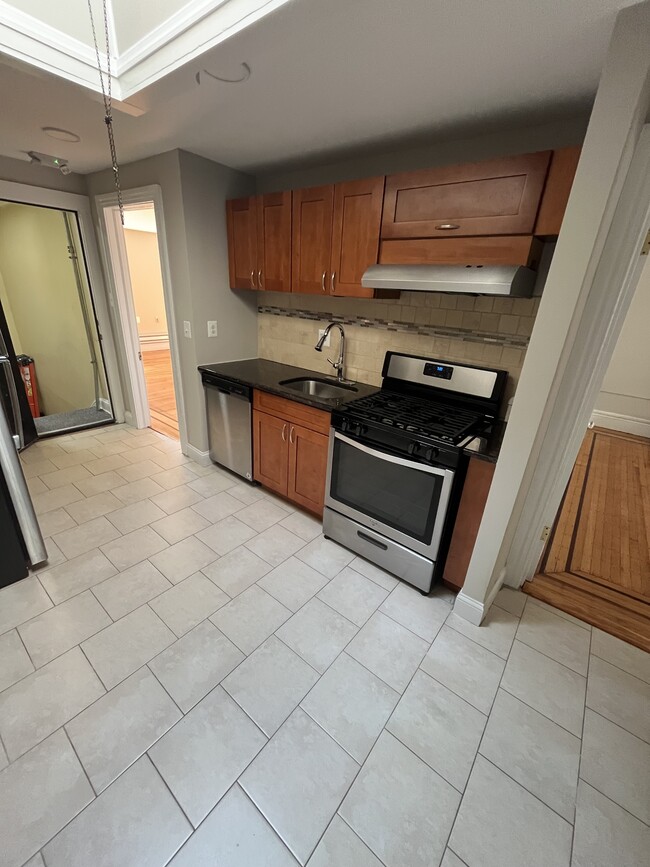 Building Photo - 1826 Spruce St