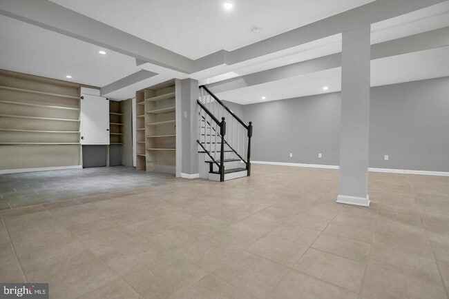 Building Photo - 12404 Surrey Cir Dr