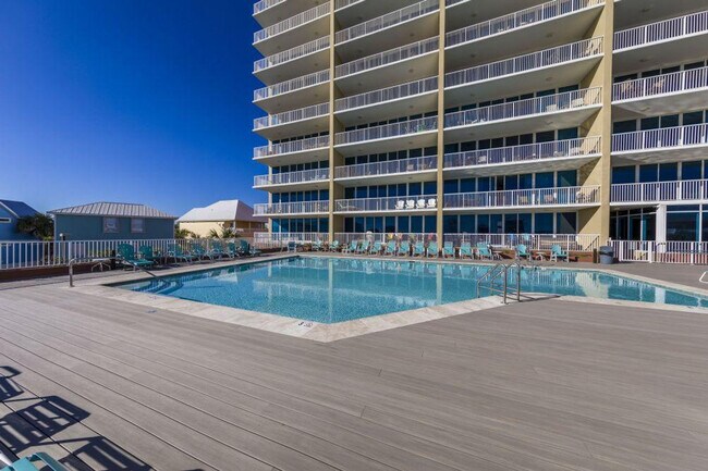 Building Photo - 1524 W Beach Blvd