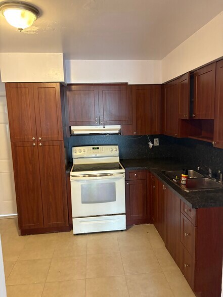 Building Photo - 532 NE 138th St