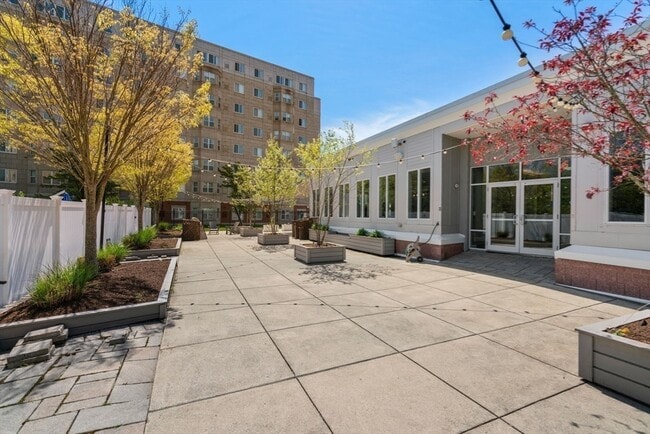 Building Photo - 1 Cityview Ln