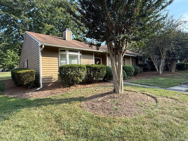 Building Photo - 8317 Summerglen Cir