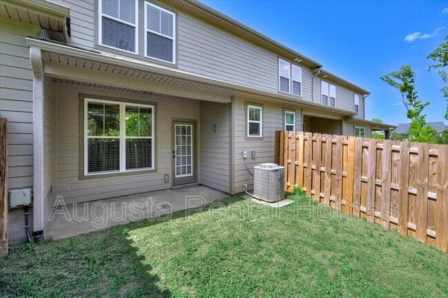 Building Photo - 504 Vinings Dr