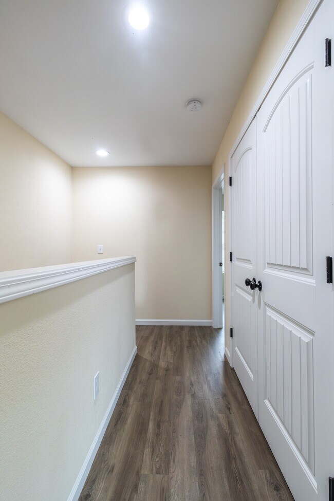 Building Photo - 936 Warrior Hill Dr
