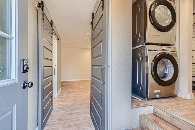 Building Photo - 7770 S Kit Carson Dr